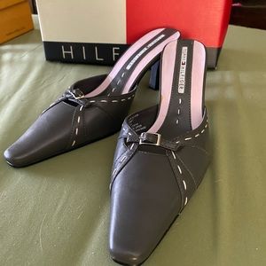 Tommy Hilfiger slide heels. Grey.